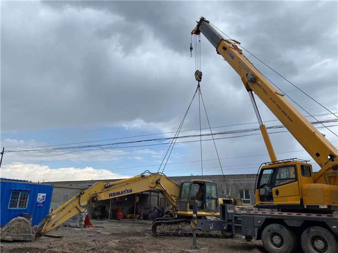 桂东县25吨吊车的工作半径是多少？